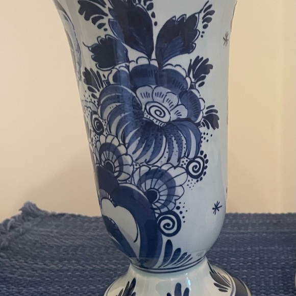 ❌SOLD❌ Stunningly Beautiful Delft Holland Hand Painted Vase - Picture 2 of 6